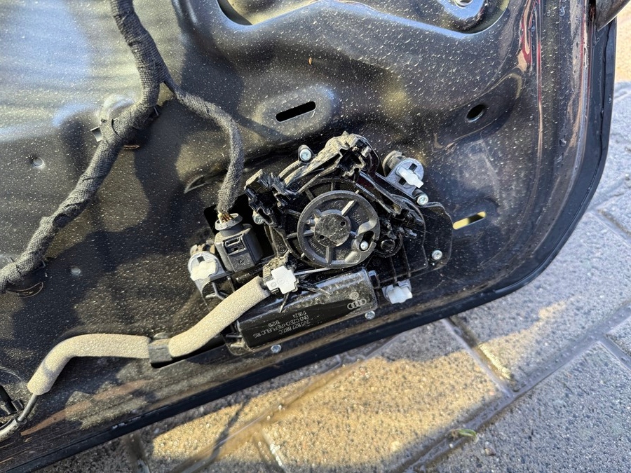 фото №9, Audi a6 c8 4k 2024 avant kombi кришка багажника задня задня комплектна + лампи