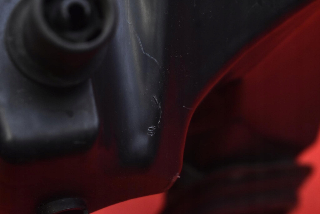 Купити Корпус фільтра повітря 13325780 opel zafira c 1.4 turbo 140 km 12-16