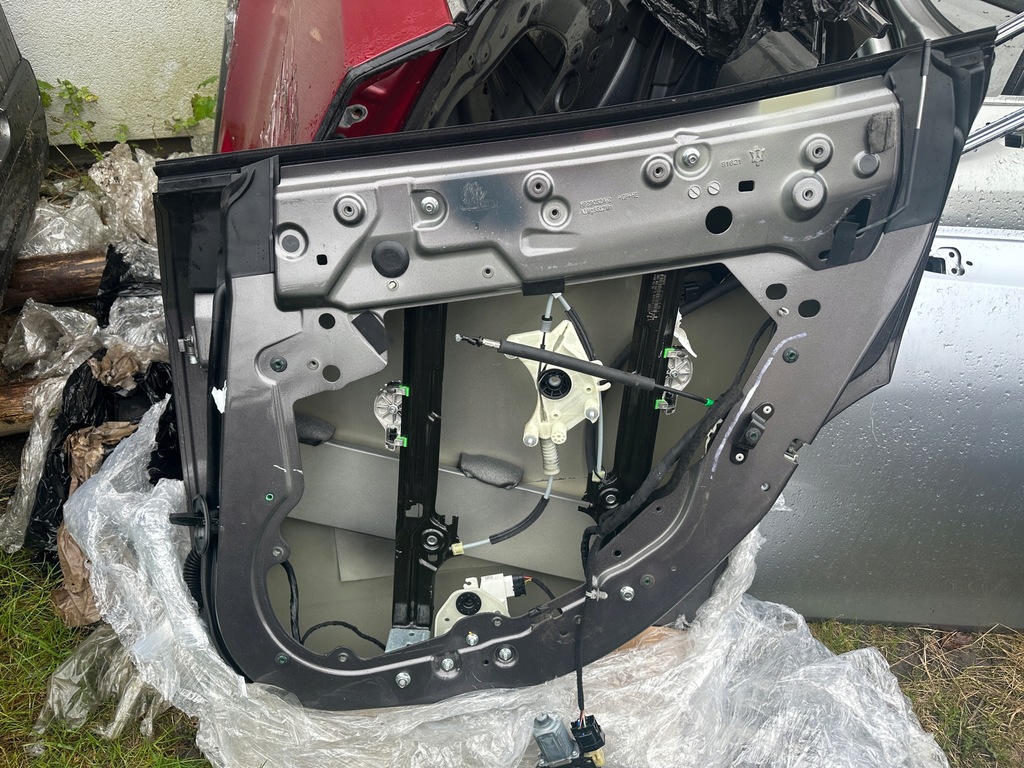 фото №7, Maserati levante петли крышки