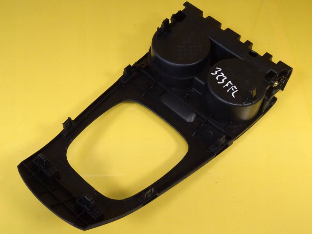 Тримач  на чашка напої рамка mazda 323 f b30d64341 nr31 в Україні