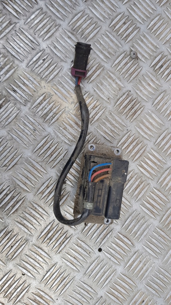 фото №8, Audi a8 d2 реле вентилятора 4a0820521a