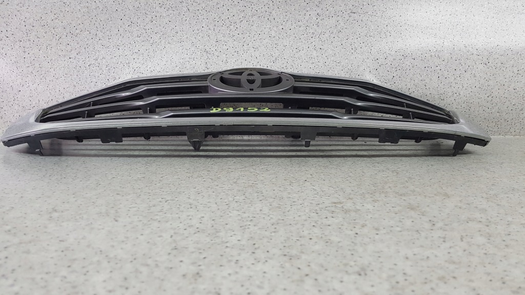 фото №2, Toyota hilux lift 2011 - решётка радиатора решётка радиатора d 9152