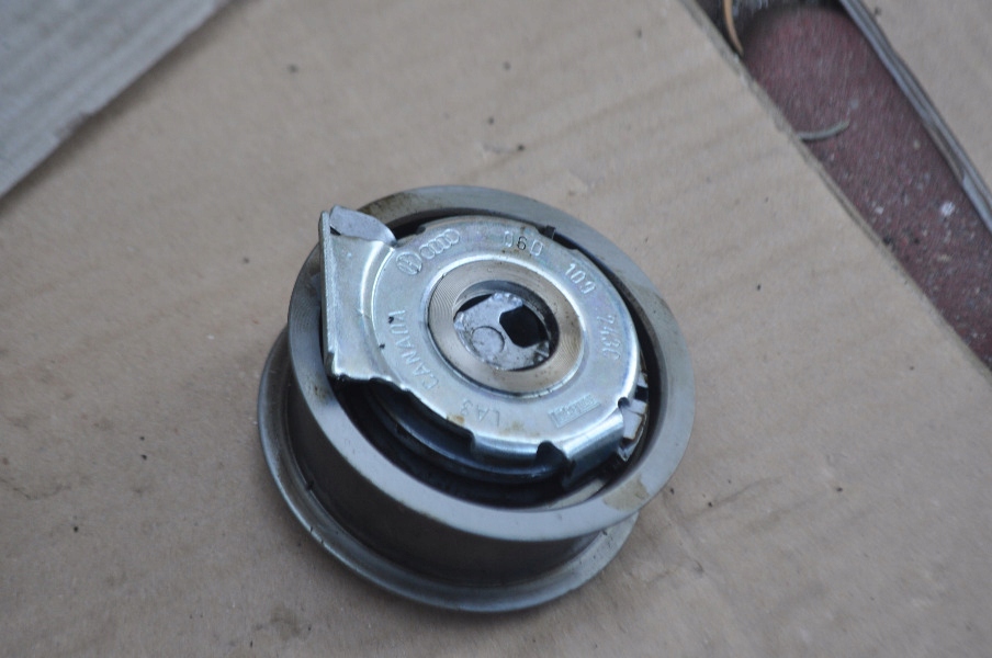 фото №1, Натягувач ремінь vw scirocco 06d109243c