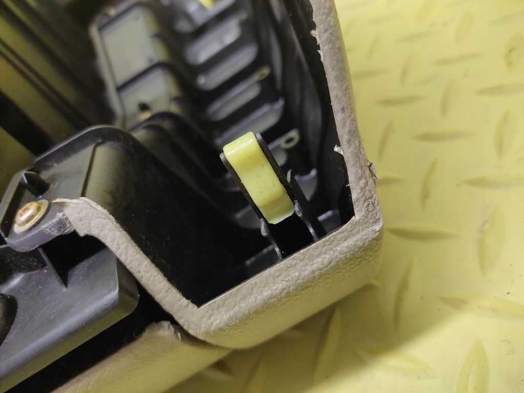 фото №10, Lexus rx300 бардачок пассажира 5530348060