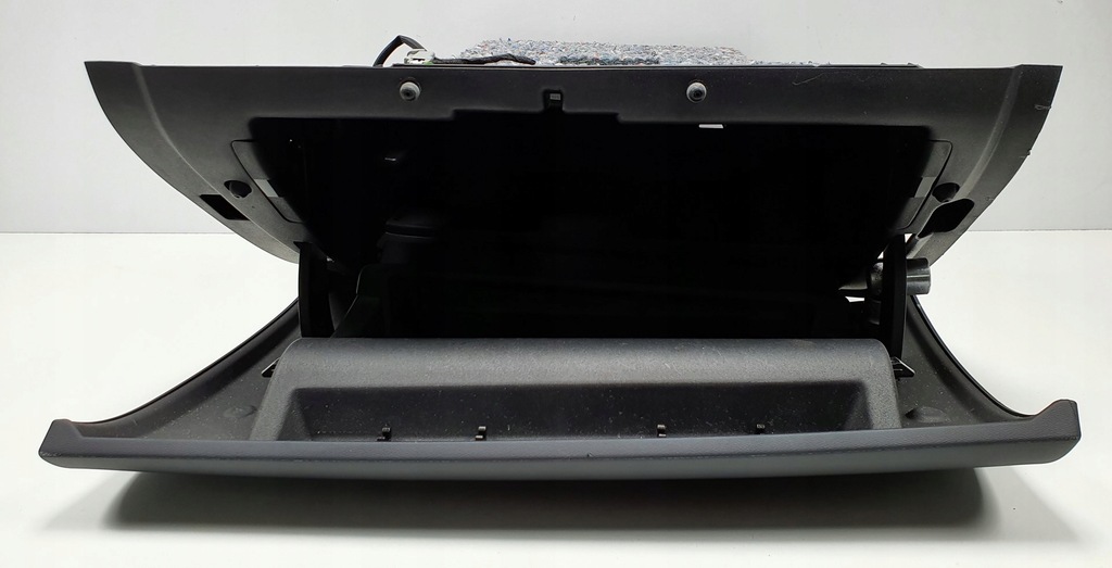 фото №8, Бардачок пассажира volvo v60 i 30755651 europa