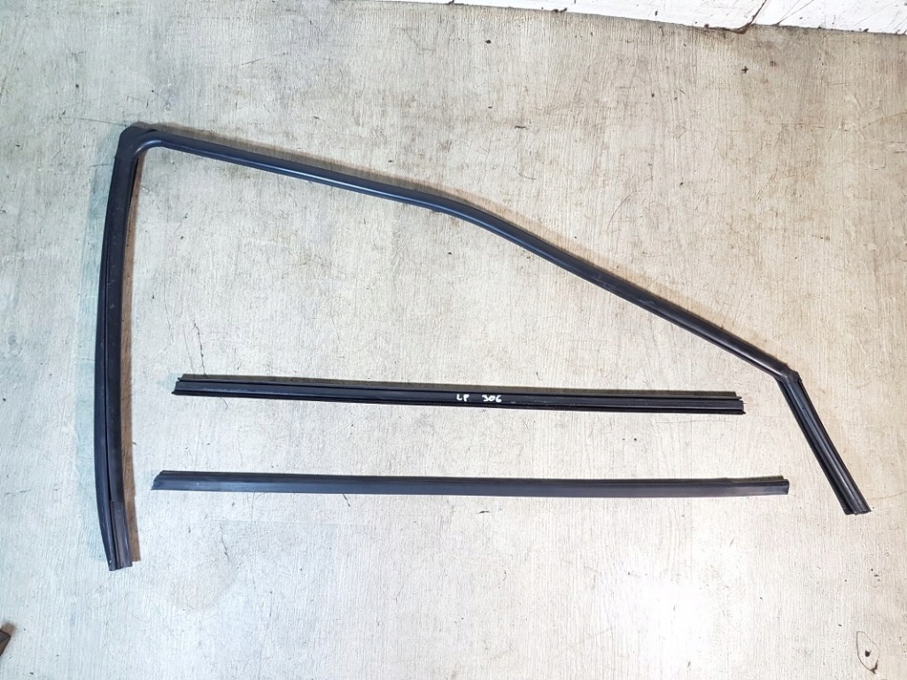 фото №1, Уплотнители стекло левый перед kpl peugeot 306 lift