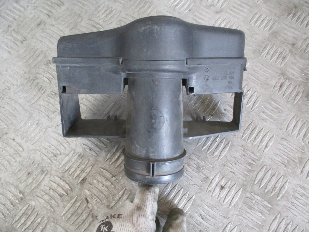 фото №4, Воздухозаборник воздуха труба 1k0805962 skoda octavia ii 04-08r. hb
