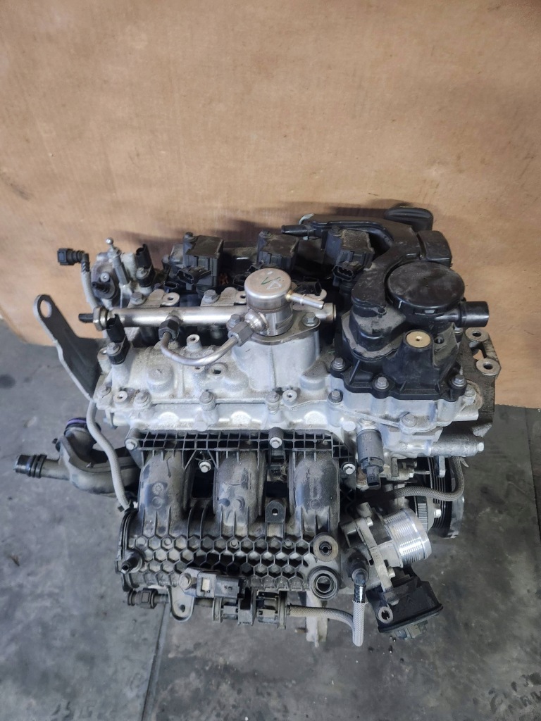 Двигун 1.2thp hn05 10xvax 308 3008ii 5008ii 2008 c3 aircros c4 cactus Зі Шроту