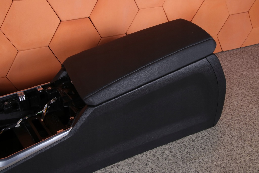 фото №6, Bmw g20 g21 g22 g23 тунель середній підлокітник