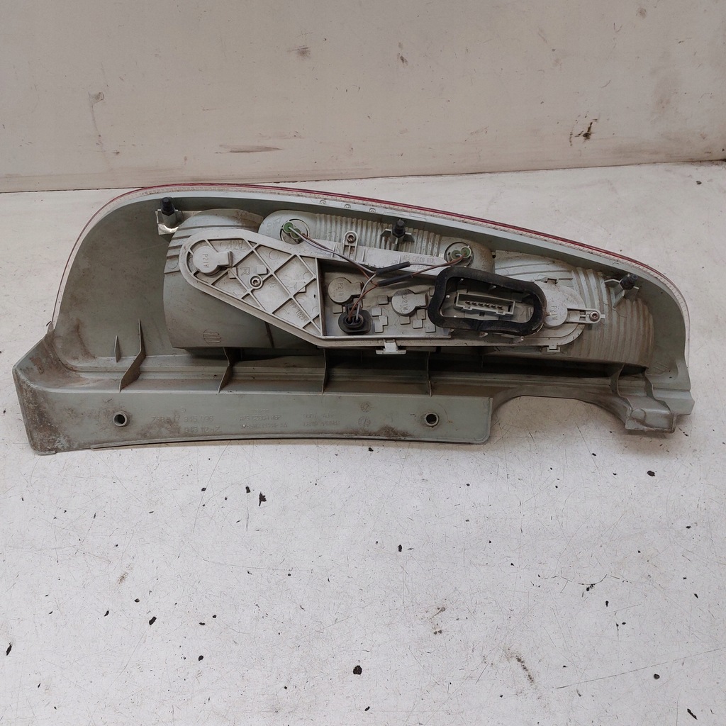 фото №7, Skoda roomster лампа правая задняя cała оригинальная