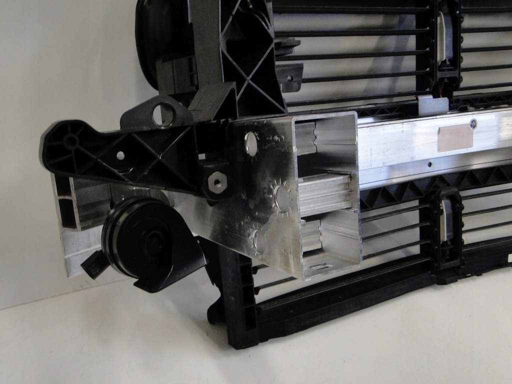 фото №15, Mercedes pas передний усилитель балка зона жалюзи замок glb x247 247