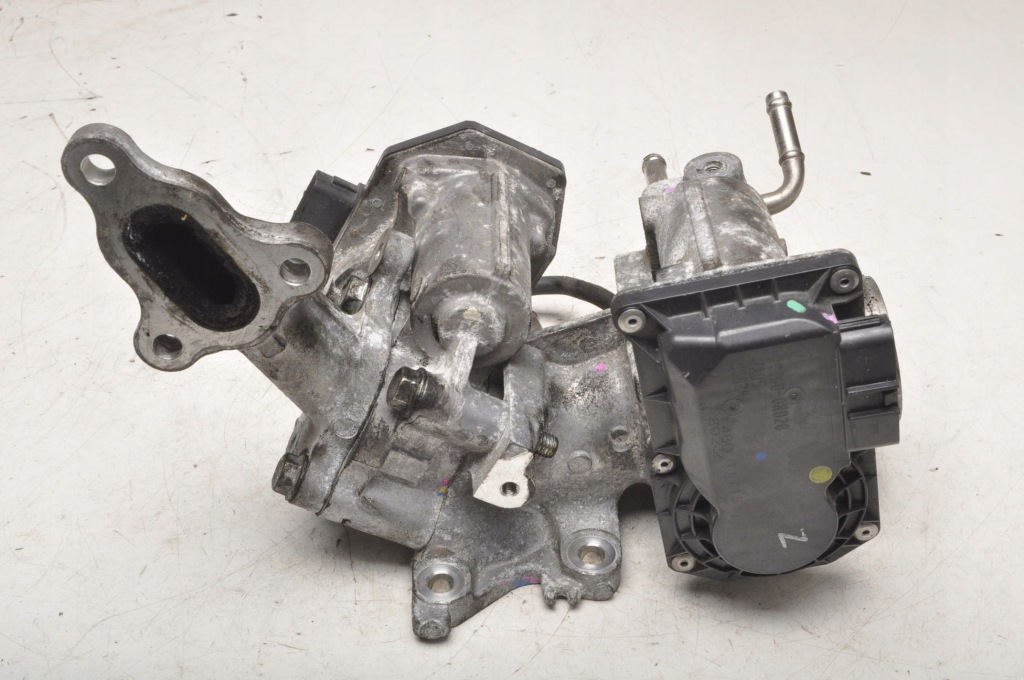 фото №1, Toyota yaris iii дроссельная заслонка 26100-0n020