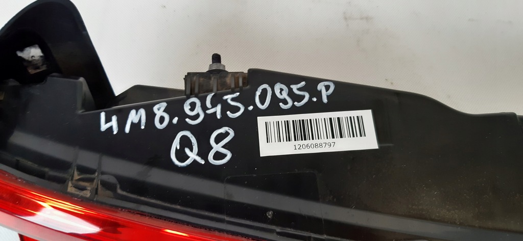 фото №7, Audi q8 лампы задняя led 4m8.945.095.p