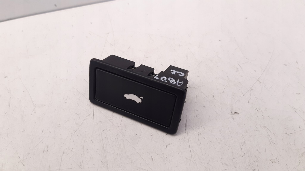 фото №1, Кнопка кришки 3d0959831c audi a8 d3