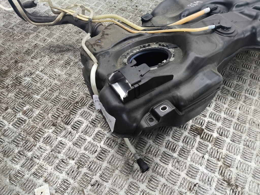 фото №8, Audi a1 2022 бак топлива