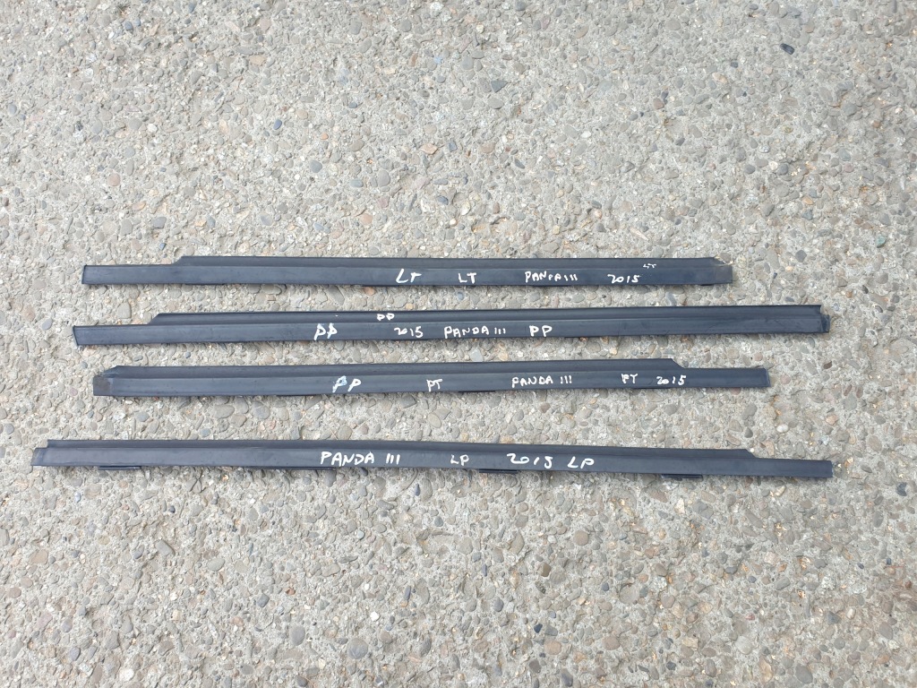 Купити Молдинг ущільнювач двері fiat panda iii 2012-