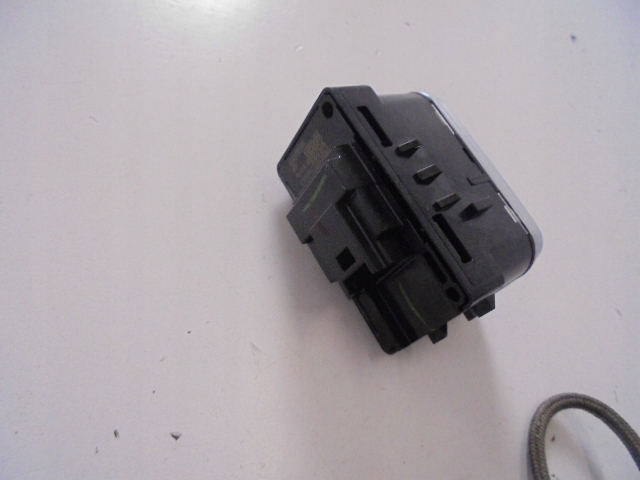 фото №3, Панель крышка топлива mercedes a-klasa w177 2020 rok