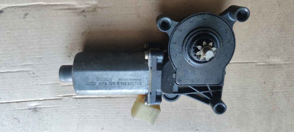 Купить Моторчик стекло правый перед mercedes clk w208