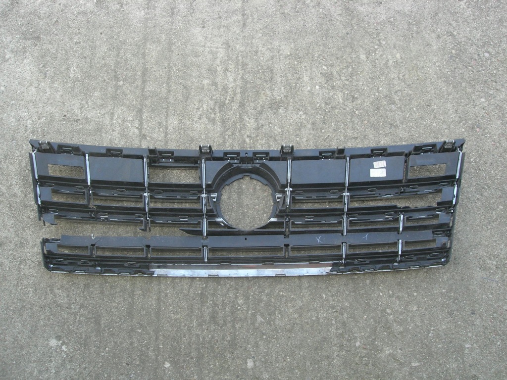 фото №9, Решётка радиатора vw touareg iii 760853653e 651l w-wa