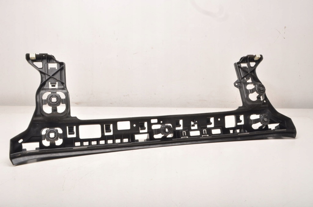 Купити Bmw 2 u06 напрямна бампера задній задній середина 8739135