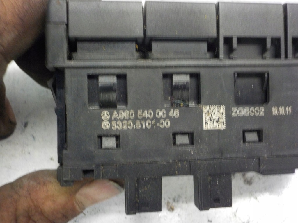 фото №2, Actros mp4 панель перемикачів