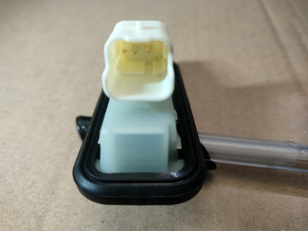 фото №8, Кнопка переключатель ручка выключатель крышки багажника do citroen c2 c4 c5 c6