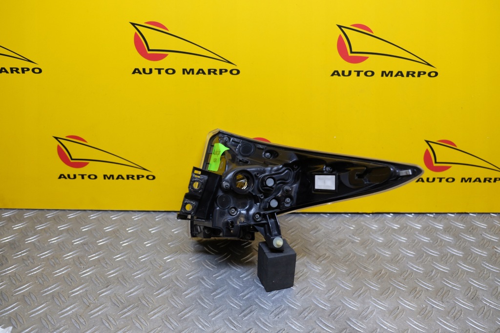 фото №13, Toyota prius 2015- лампа задня ліва usa