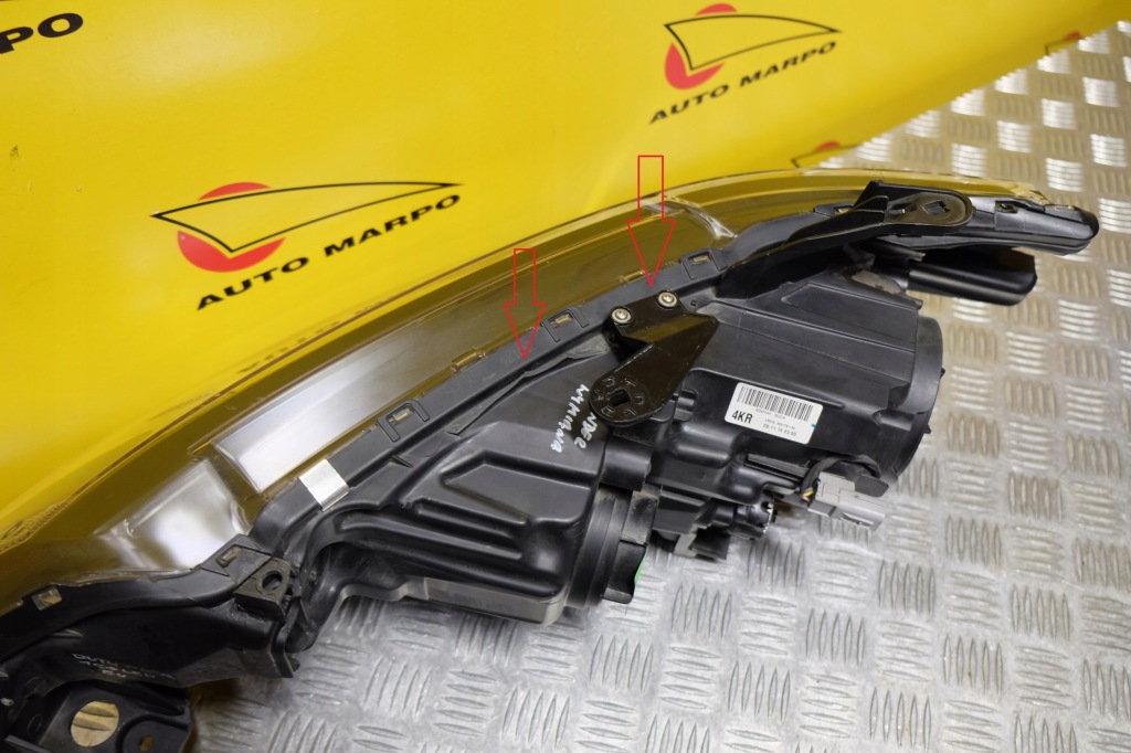 Mitsubishi outlander рестайлінг  2015- фара фара full led r європа Зі Шроту