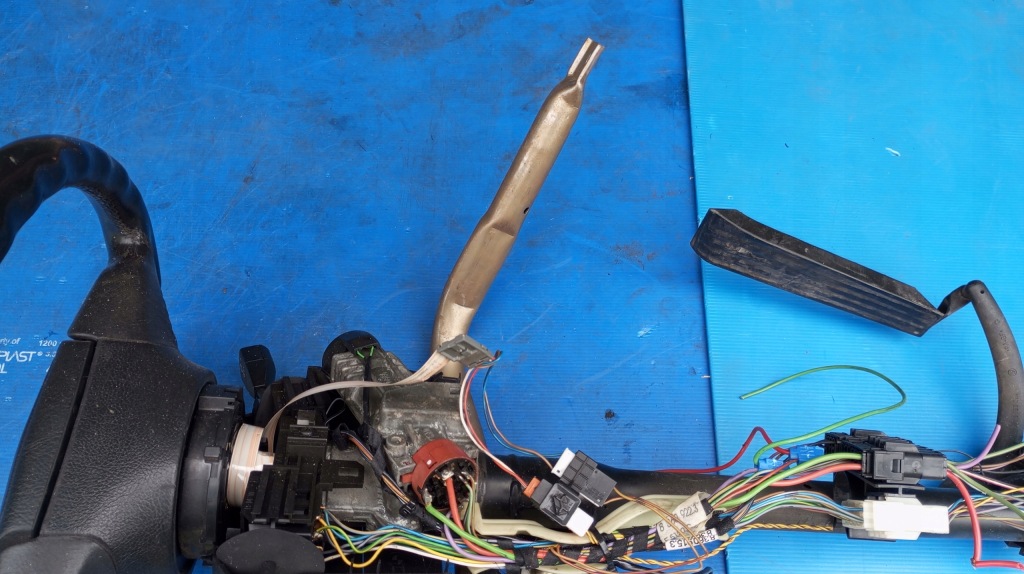 Bmw 3 e36 кабриолет  8360915 8360922 колонка рулевая воздуховод замок зажигания eu в Украине