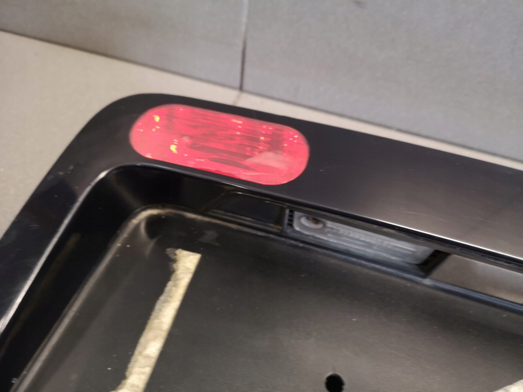 фото №10, Накладка подсветка номерного знака czarna uk audi a6 c5 allroad 4b9945695n