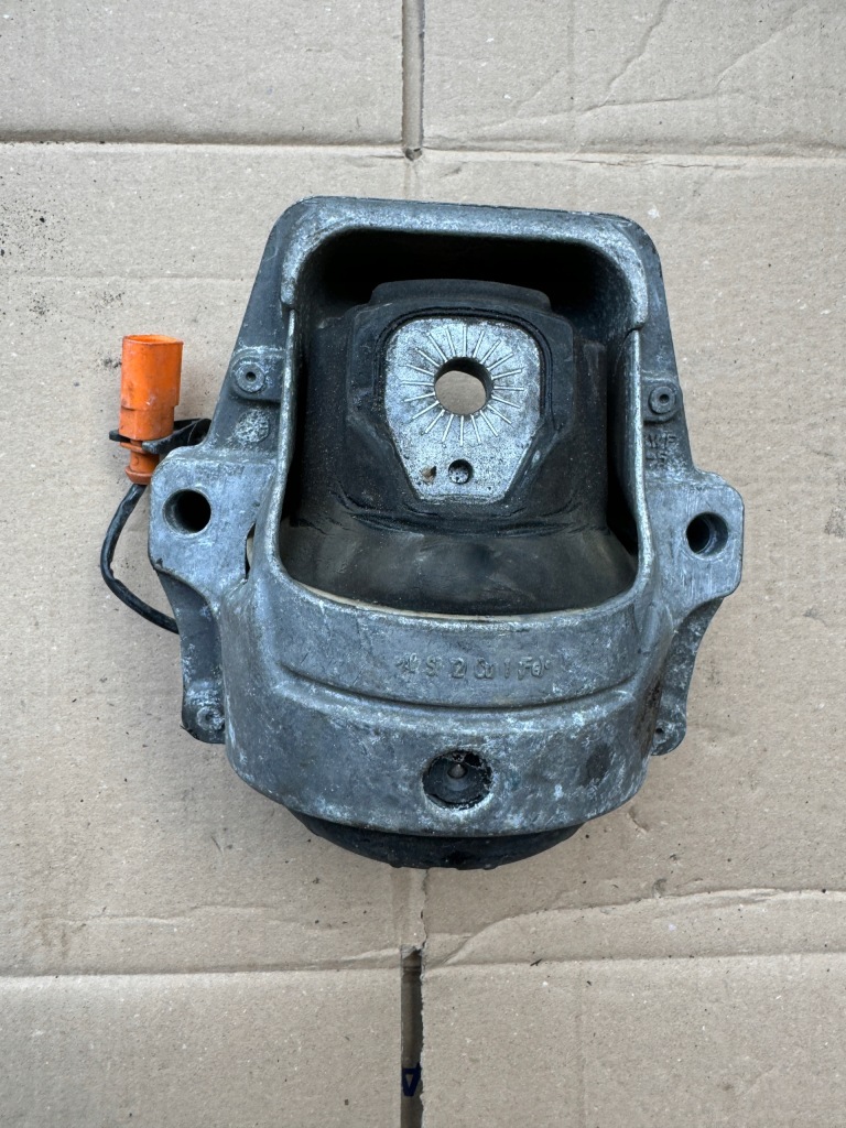 фото №1, Audi a4 b8 подушка двигателя 8k0199381n