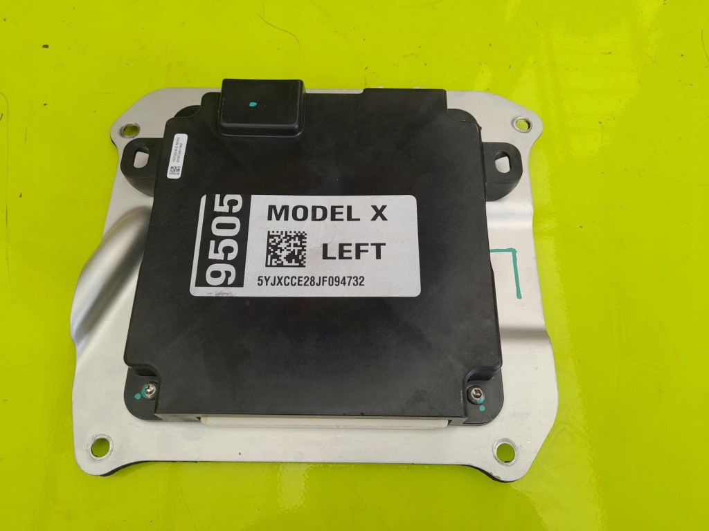Купити Модуль блок керування двері лівий перед lp 1037222-00-e tesla x 18r