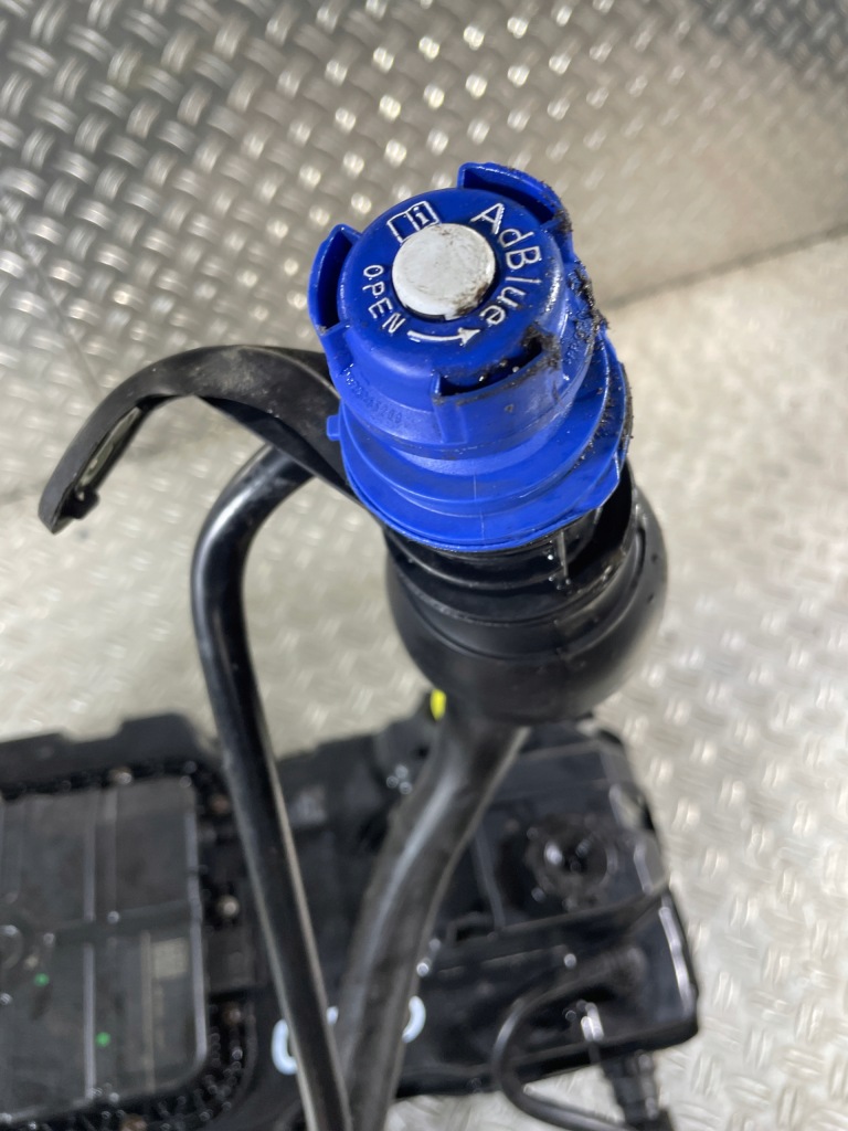 Opel combo 18- бак adblue 1.5 p1012340 Киев