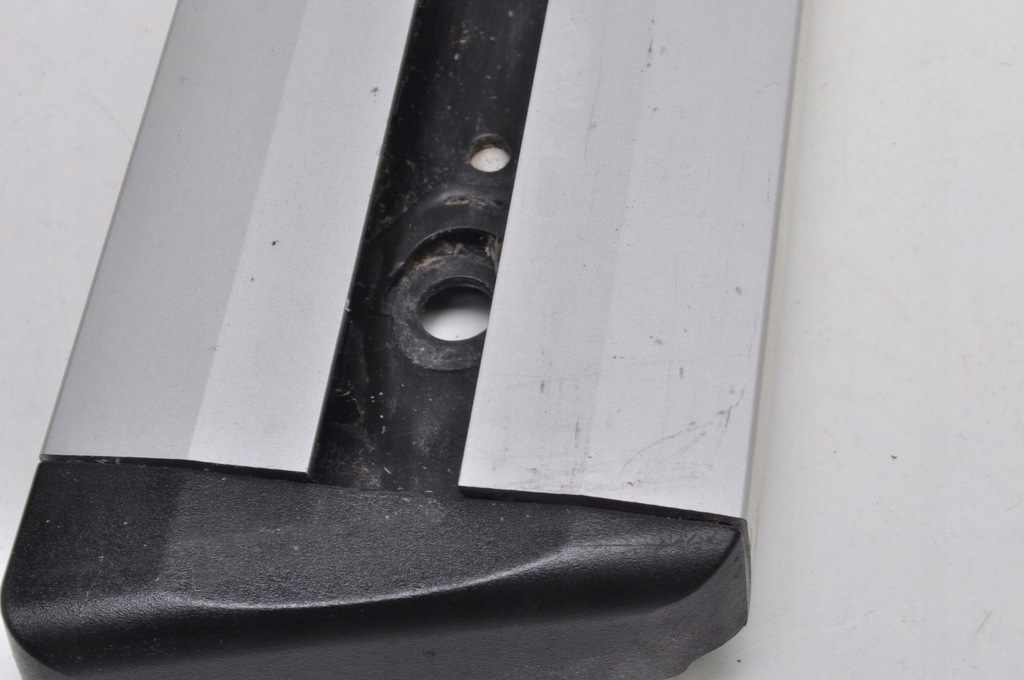 фото №11, Porsche macan напрямна напрямна багажника 8r0853556b