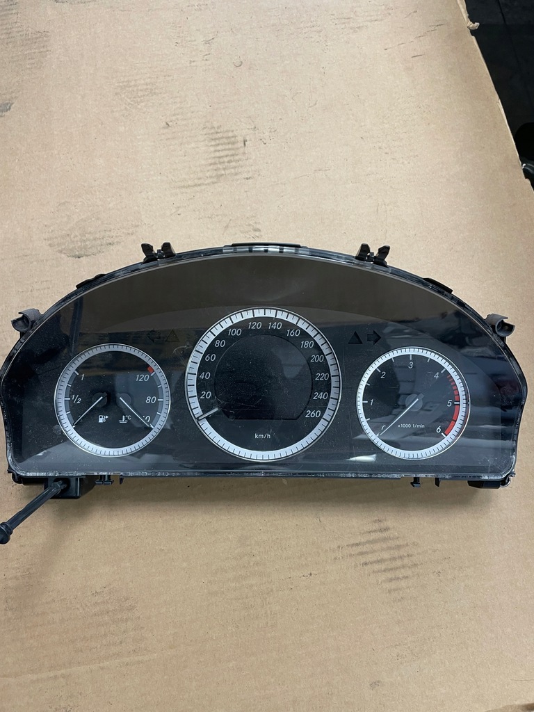 фото №1, Mercedes w204 счетчик a2044400111