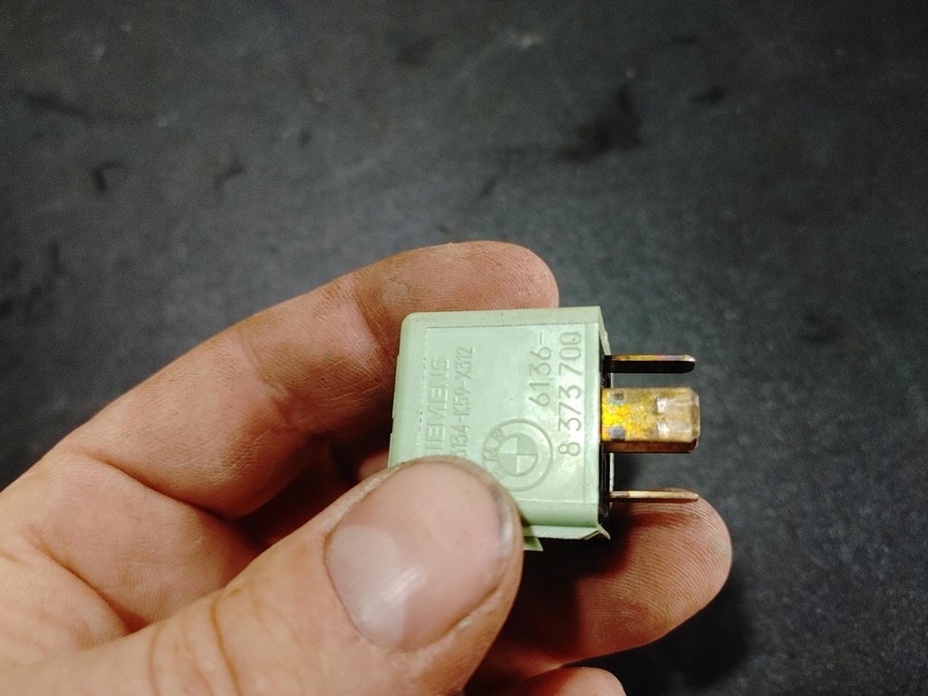 фото №8, Bmw e39 2.5 бензин оригинальный номер bmw реле зелёный 61368373700 оригинал