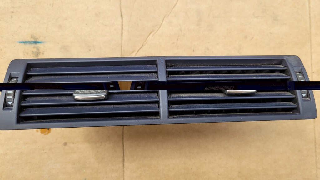 фото №1, Audi a4 b6 решітка обдув середня granat