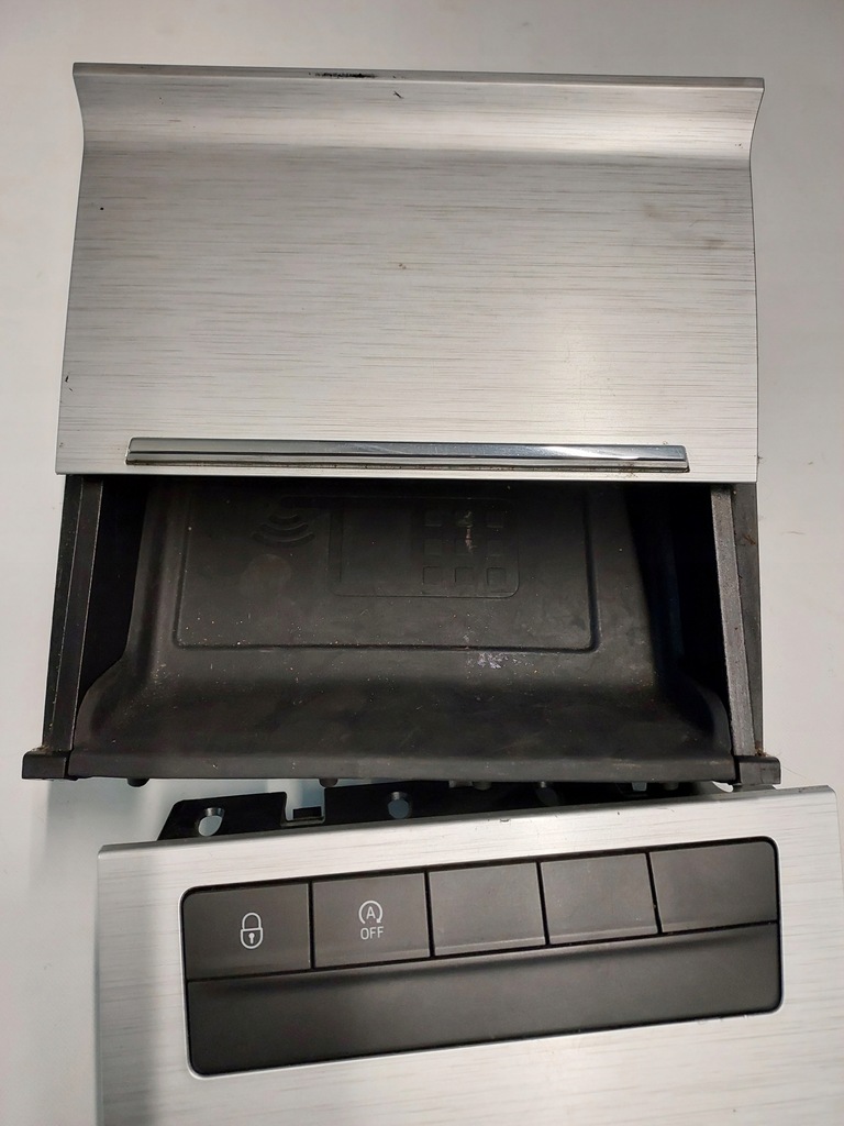 фото №6, Пепельница выборщик передач skoda octavia iii 5e1713203s 5e0035502