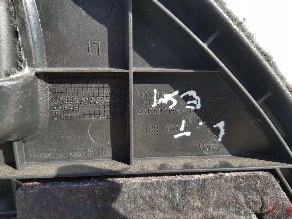 Обшивка багажника лівий задня 7 068 881 bmw 3 e91 Зі Шроту