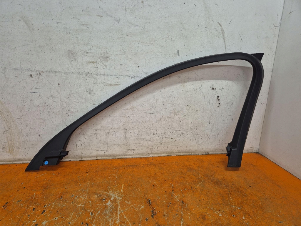 фото №1, Volvo xc60 ii 17- рамка защита дверь перед правый 31407564