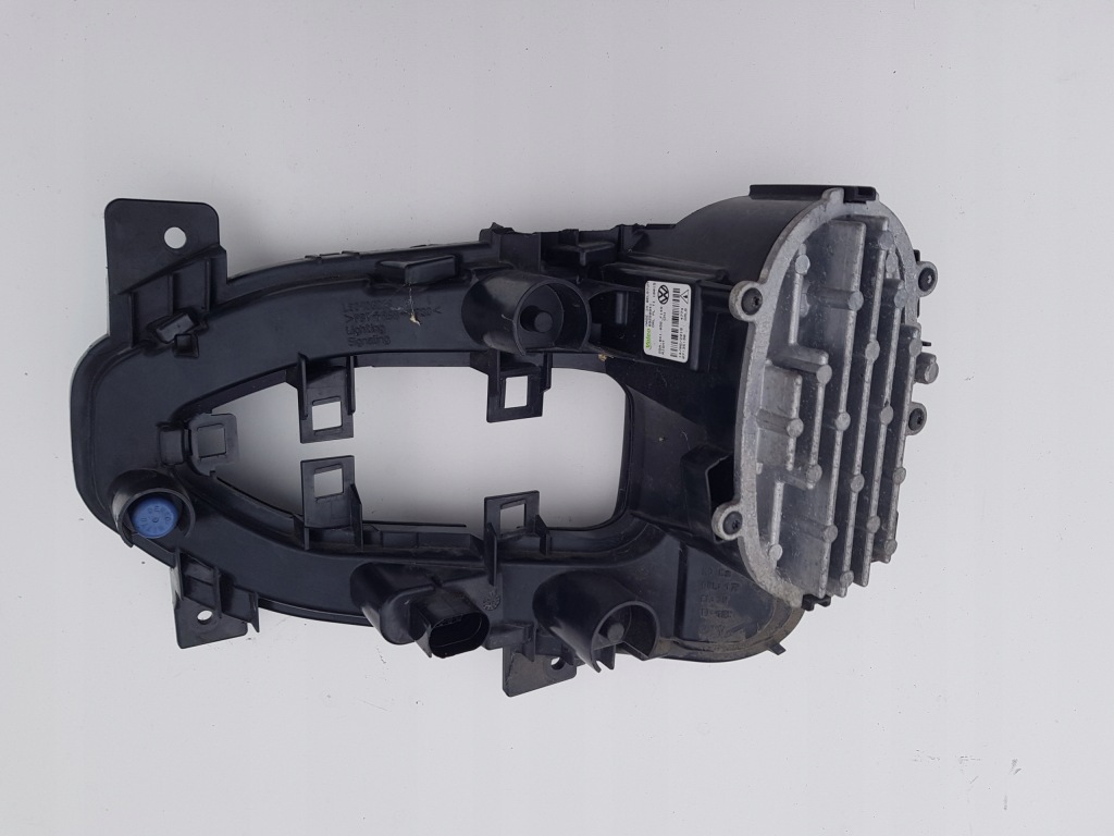 Фара правый  правая  drl led vw t-rock 2ga941056f Оригинал