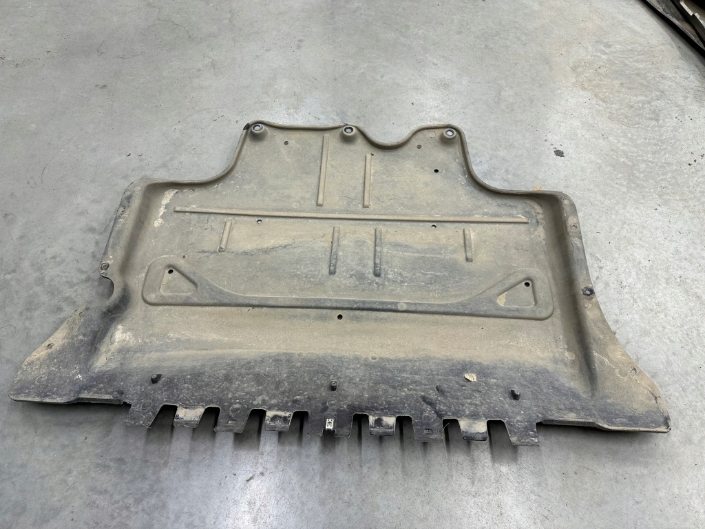 Плита защита двигателя нижняя 5qf825236 оригинал idealna Недорого