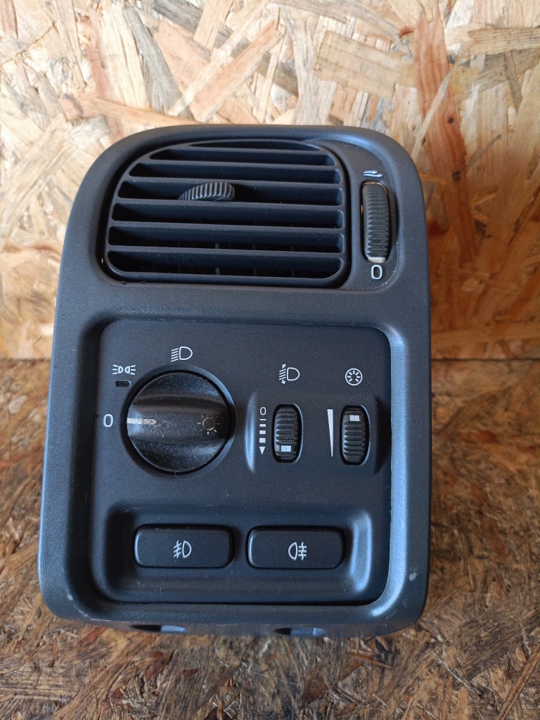 фото №1, Решітка обдув ліва volvo s40 v40 i вимикач світла kpl