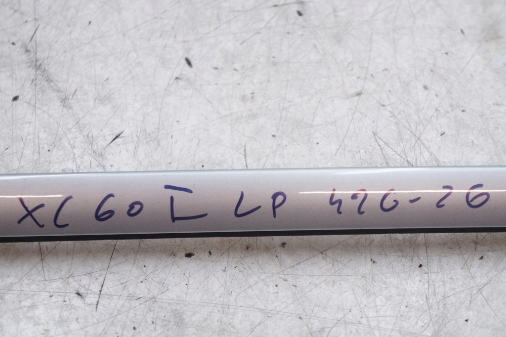 фото №4, Молдинг вертикальна скло volvo xc60 ліва передня 476-26