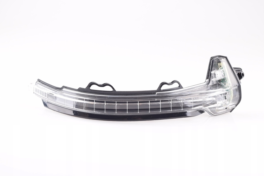 фото №1, Поворотник зеркало правого audi s4 b9 rok 2021