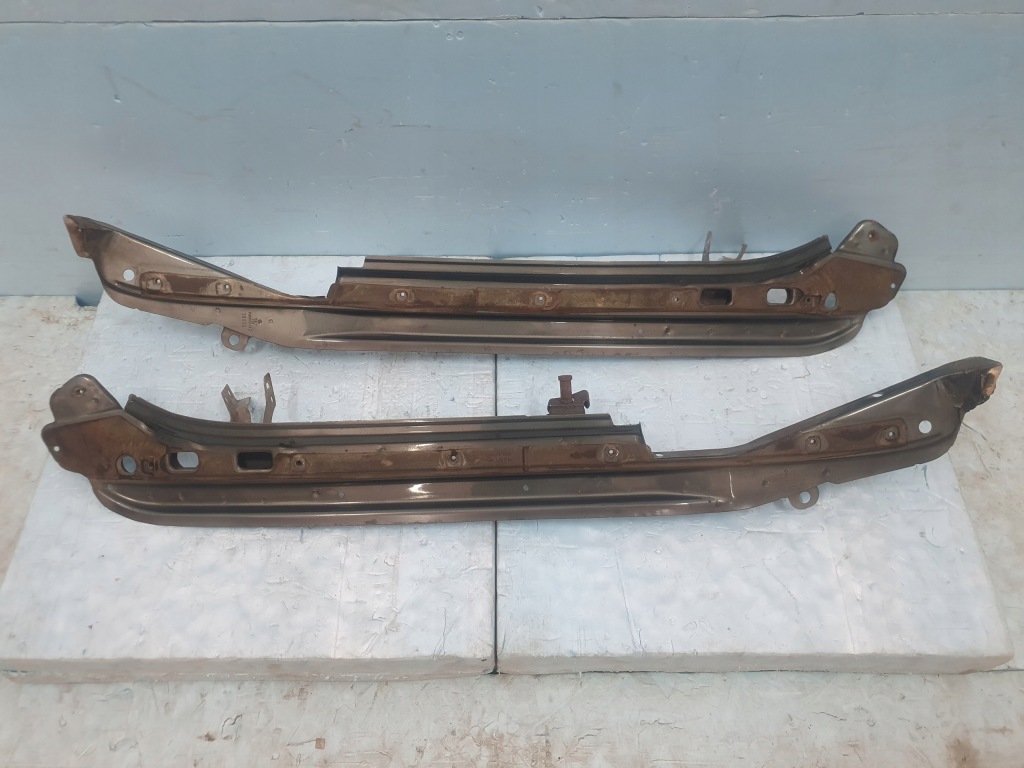 фото №1, Подкрылок кронштейн vw touareg 7l правый перед