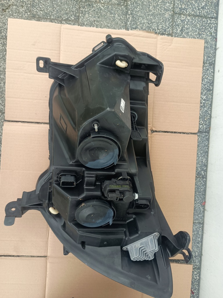 Master 4 лампа перед правая led 260105567r renault master iv Доставка