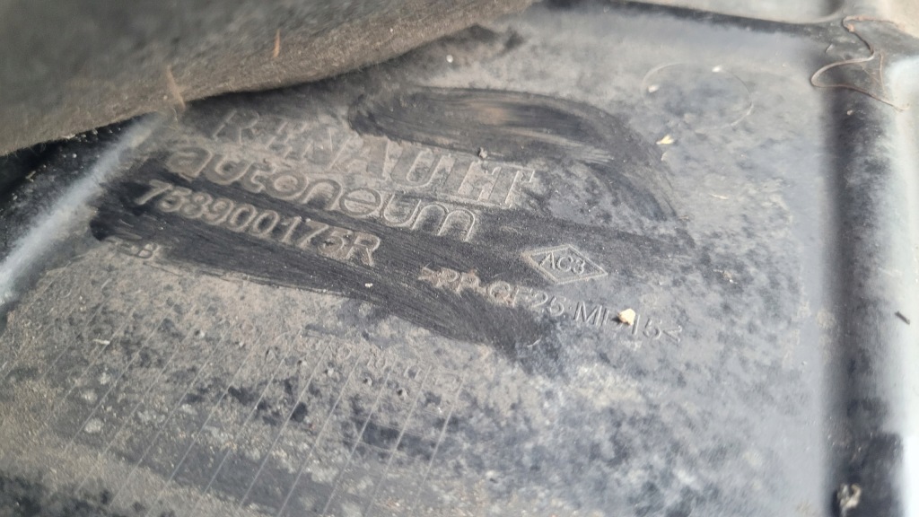 Dacia duster 2 накладка плита под двигатель бампер // 1626 с Разборки