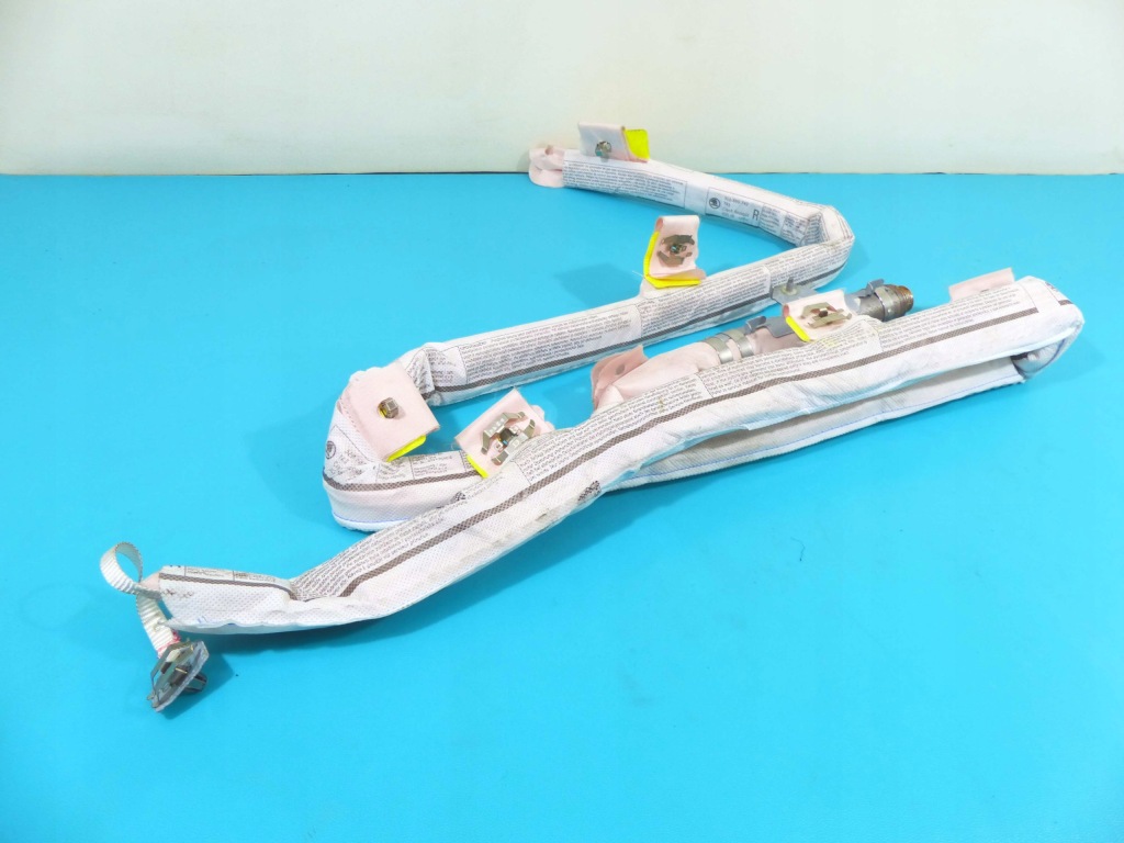 фото №1, Шторка безопасности правая skoda yeti 09r