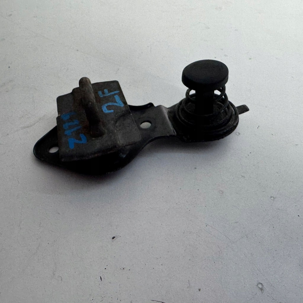 Засов замка отбойник капот mercedes klasa e w211 рестайлинг  оригинальный номер оригинал a2118800360 Недорого